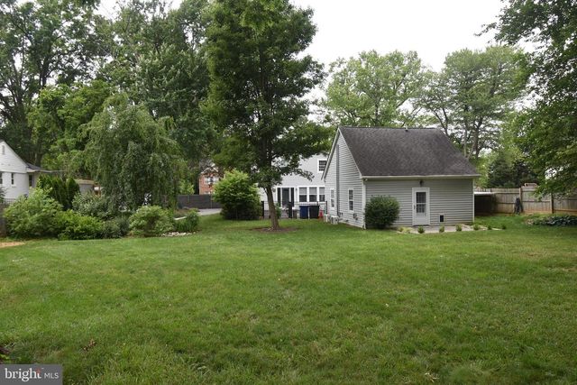 2901 MEADOW VIEW RD, Falls Church, VA 22042