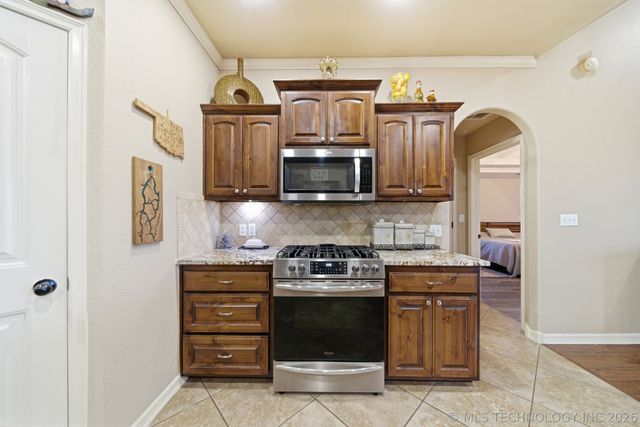 5972 E 136th Place N, Collinsville, OK 74021