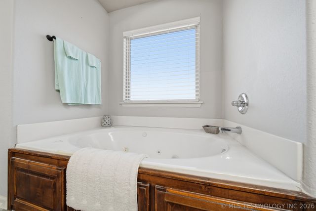 5972 E 136th Place N, Collinsville, OK 74021