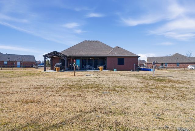 5972 E 136th Place N, Collinsville, OK 74021