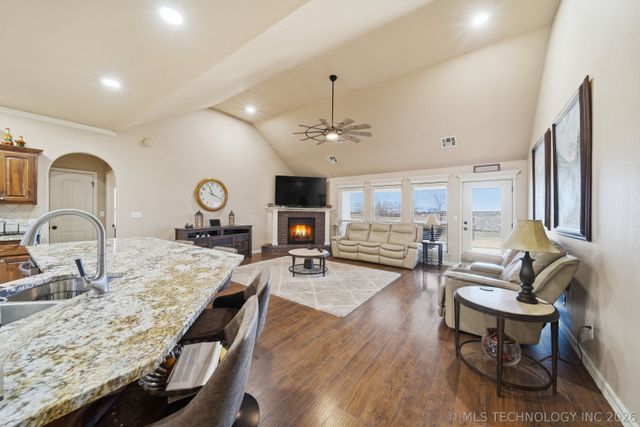 5972 E 136th Place N, Collinsville, OK 74021