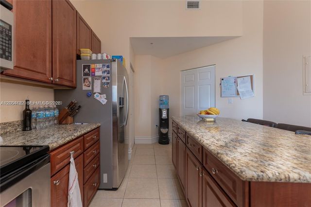 3001 NE 185th Street 710, Aventura, FL 33180