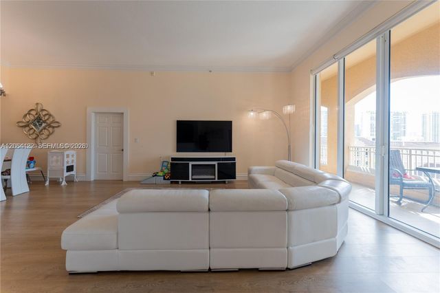3001 NE 185th Street 710, Aventura, FL 33180