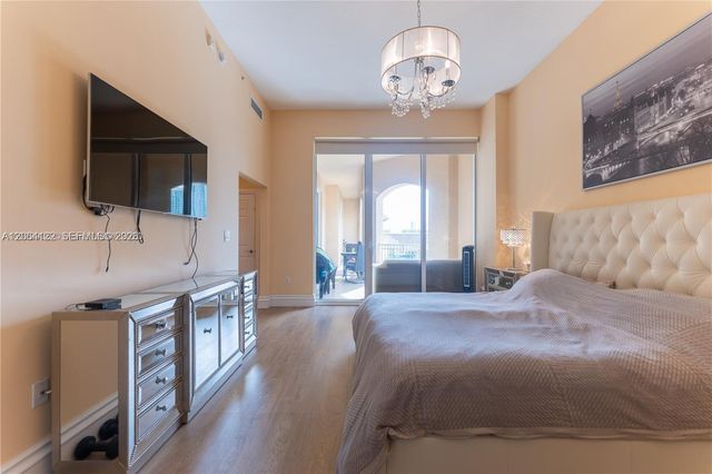 3001 NE 185th Street 710, Aventura, FL 33180