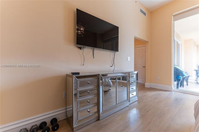 3001 NE 185th Street 710, Aventura, FL 33180