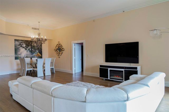 3001 NE 185th Street 710, Aventura, FL 33180