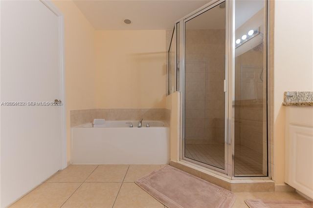 3001 NE 185th Street 710, Aventura, FL 33180
