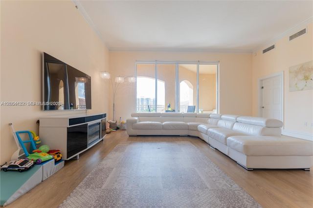 3001 NE 185th Street 710, Aventura, FL 33180