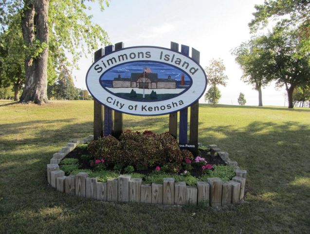 4537 33rd AVENUE, Kenosha, WI 53144