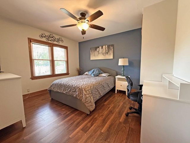 602 E College AVENUE, Waukesha, WI 53186