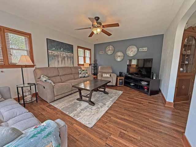 602 E College AVENUE, Waukesha, WI 53186