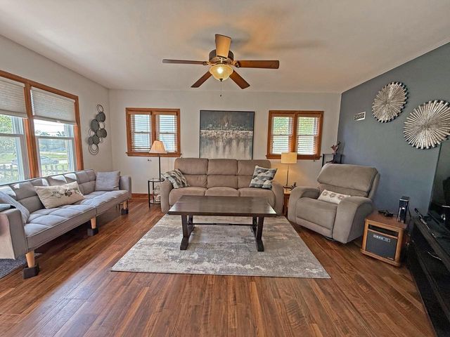 602 E College AVENUE, Waukesha, WI 53186