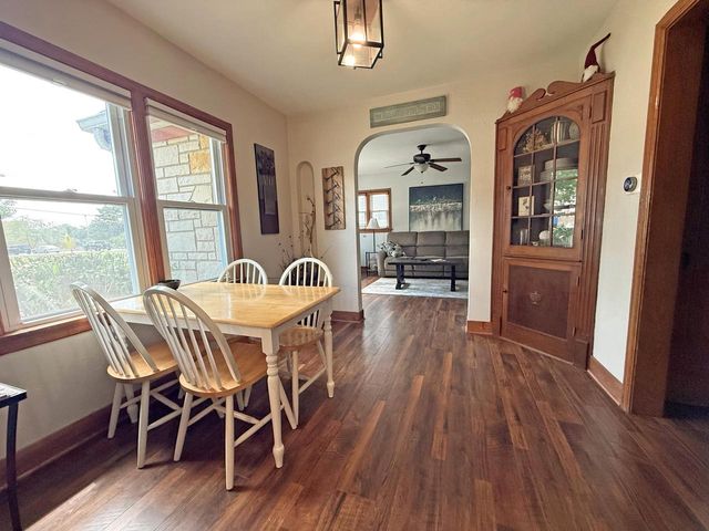 602 E College AVENUE, Waukesha, WI 53186
