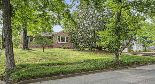 208 Trahern Ln, Clarksville, TN 37040