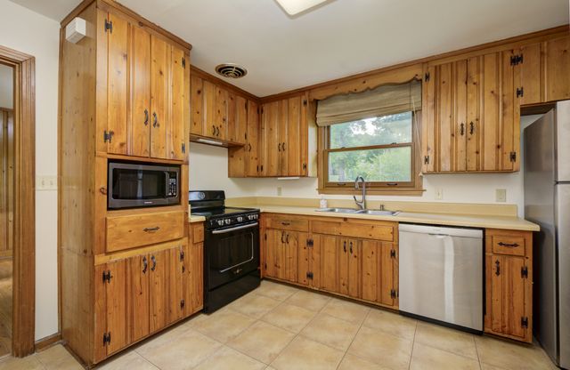 208 Trahern Ln, Clarksville, TN 37040