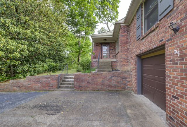 208 Trahern Ln, Clarksville, TN 37040