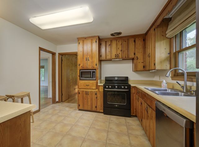 208 Trahern Ln, Clarksville, TN 37040