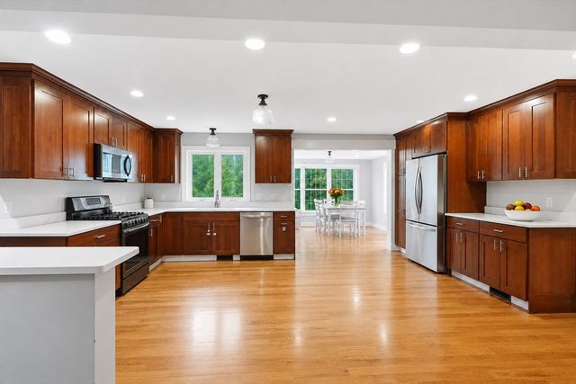 760 Liberty St, Braintree, MA 02184