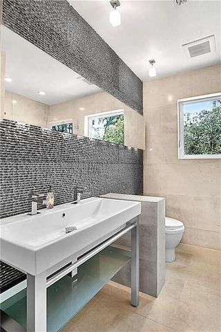 551 NE 53rd Street, Miami, FL 33137