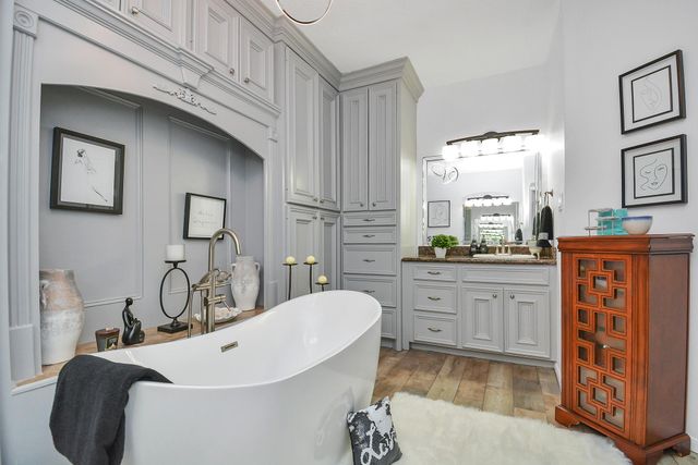 11943 White Oak Pass, Conroe, TX 77385