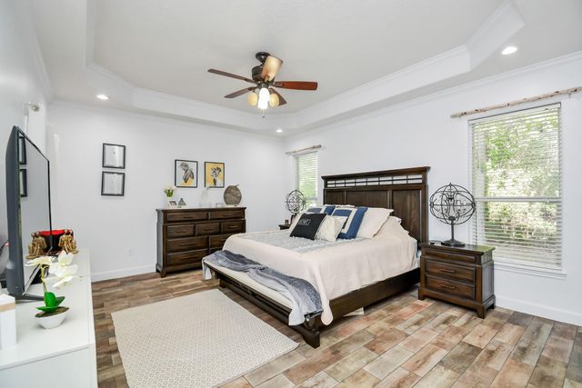 11943 White Oak Pass, Conroe, TX 77385