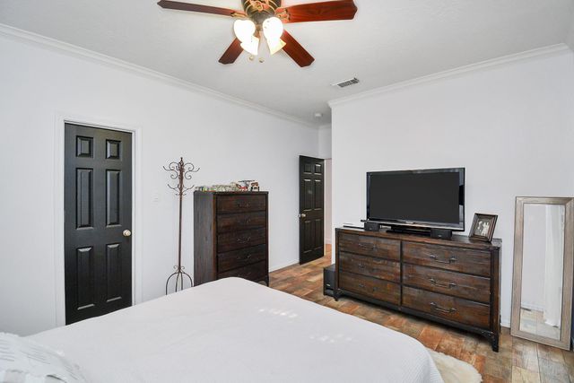 11943 White Oak Pass, Conroe, TX 77385