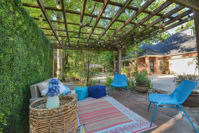 11943 White Oak Pass, Conroe, TX 77385