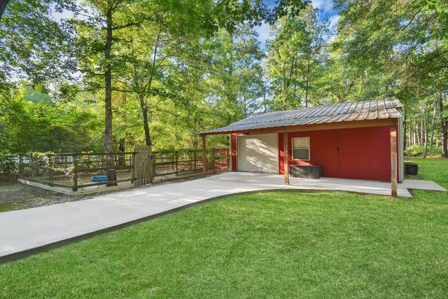 11943 White Oak Pass, Conroe, TX 77385