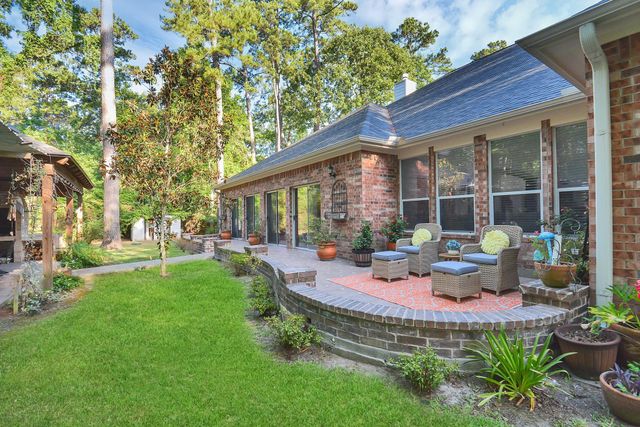11943 White Oak Pass, Conroe, TX 77385