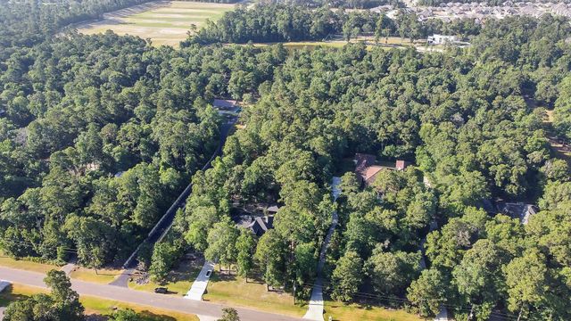 11943 White Oak Pass, Conroe, TX 77385