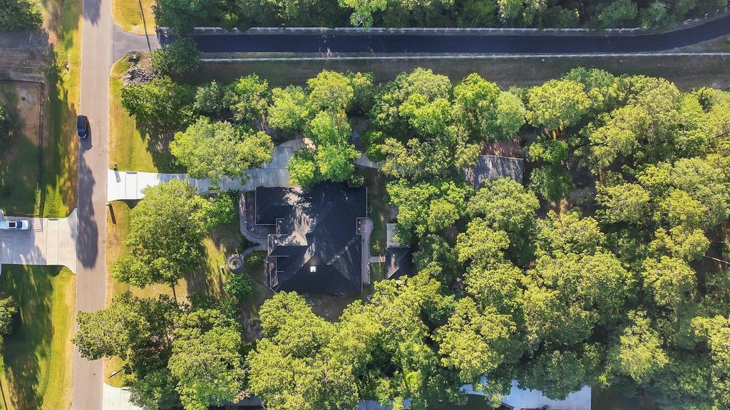 11943 White Oak Pass, Conroe, TX 77385