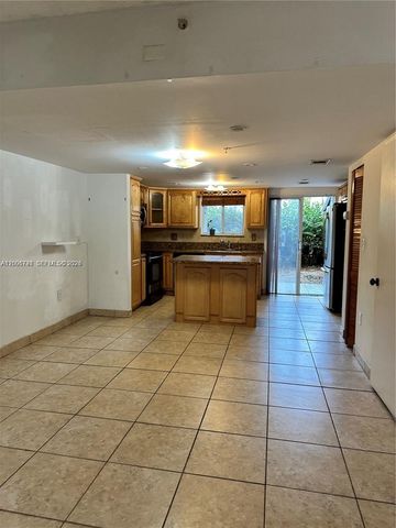 551 NW 82nd Ave 502, Miami, FL 33126