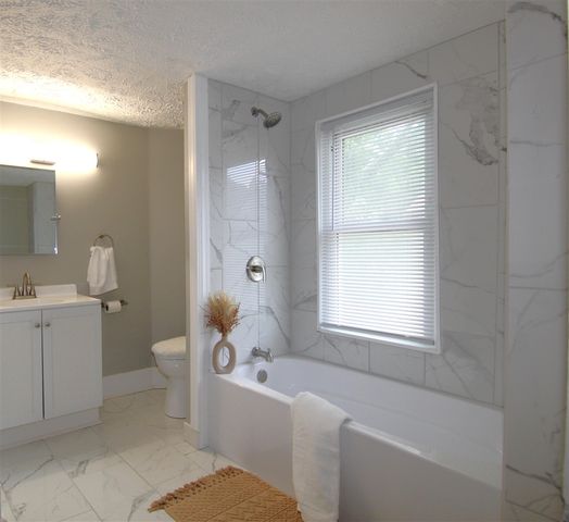 905 Cooper Avenue, Kalamazoo, MI 49048