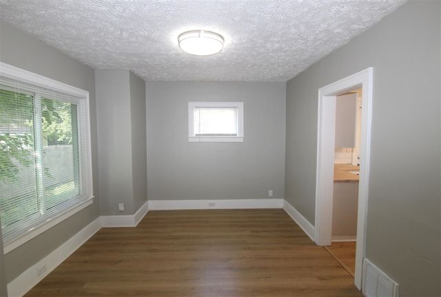 905 Cooper Avenue, Kalamazoo, MI 49048