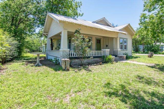 1620 Avenue D, Brownwood, TX 76801