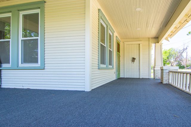 1620 Avenue D, Brownwood, TX 76801
