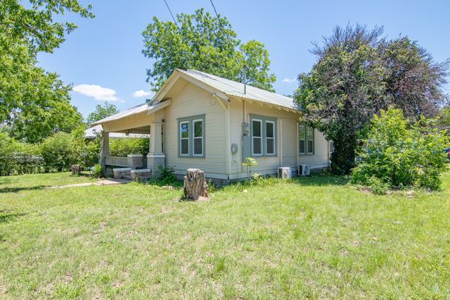 1620 Avenue D, Brownwood, TX 76801