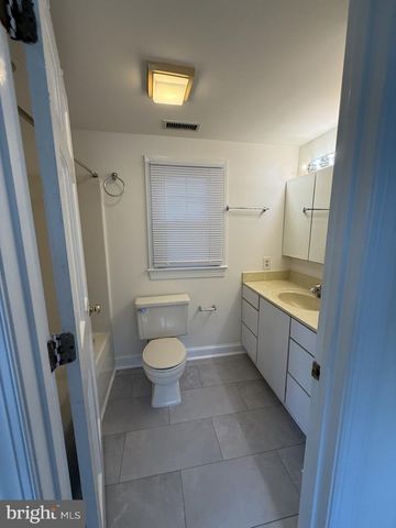 1813 WASHINGTON AVE, Fredericksburg, VA 22401