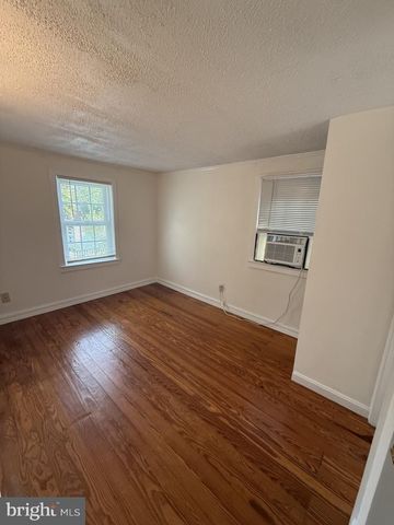 1813 WASHINGTON AVE, Fredericksburg, VA 22401