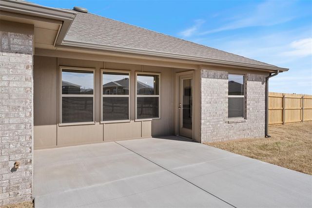 692 Elena Drive, Blanchard, OK 73010