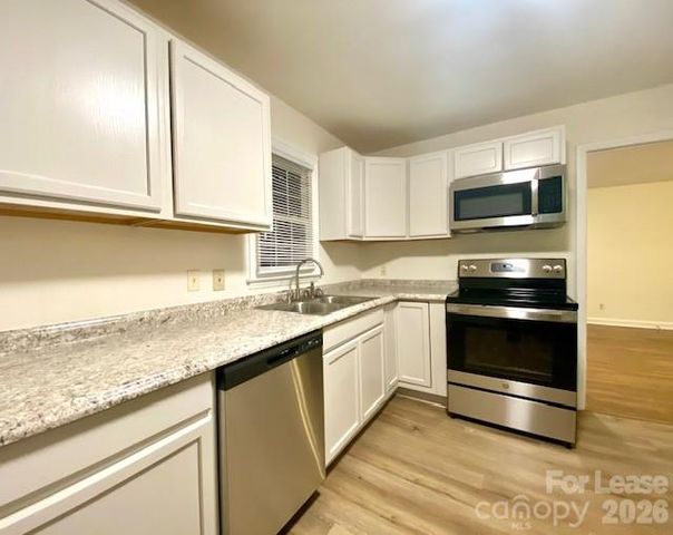 755 Harwyn Drive, Charlotte, NC 28215