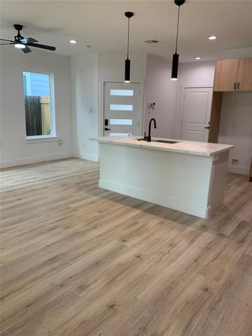 9026 Scott Street, Houston, TX 77051