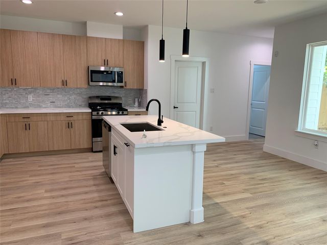 9026 Scott Street, Houston, TX 77051