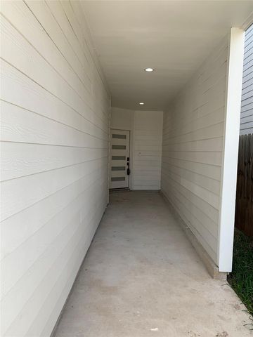 9026 Scott Street, Houston, TX 77051