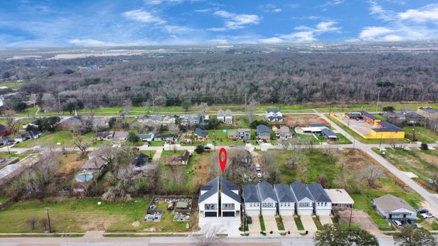 9026 Scott Street, Houston, TX 77051