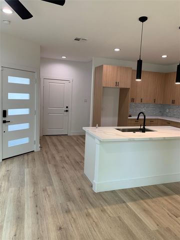 9026 Scott Street, Houston, TX 77051