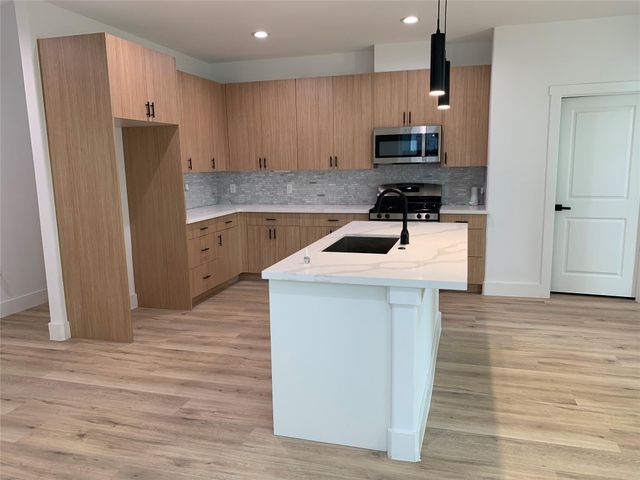 9026 Scott Street, Houston, TX 77051