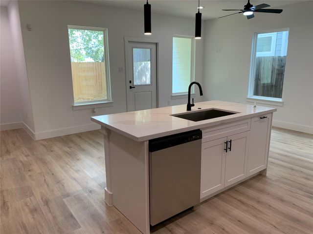 9026 Scott Street, Houston, TX 77051