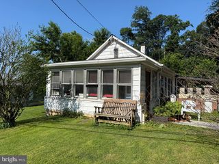 1045 PROSPECT RD, Columbia, PA 17512