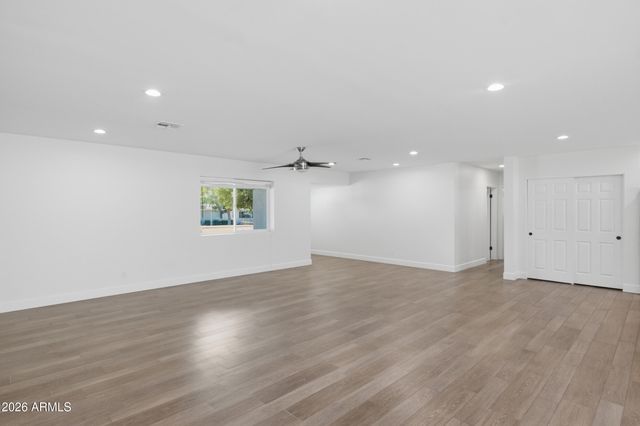 5140 E OSBORN Road, Phoenix, AZ 85018
